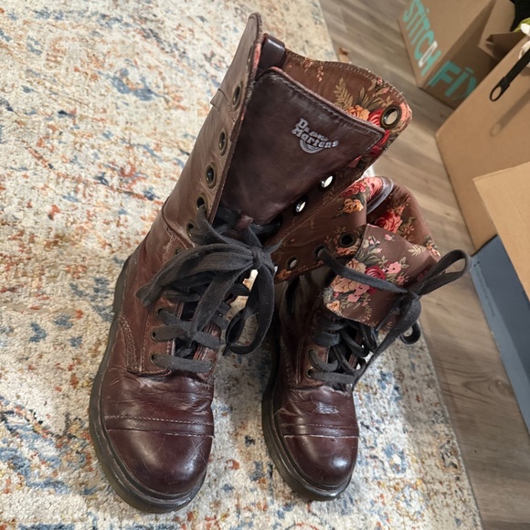 Doc Martens - Picture 1 of 2
